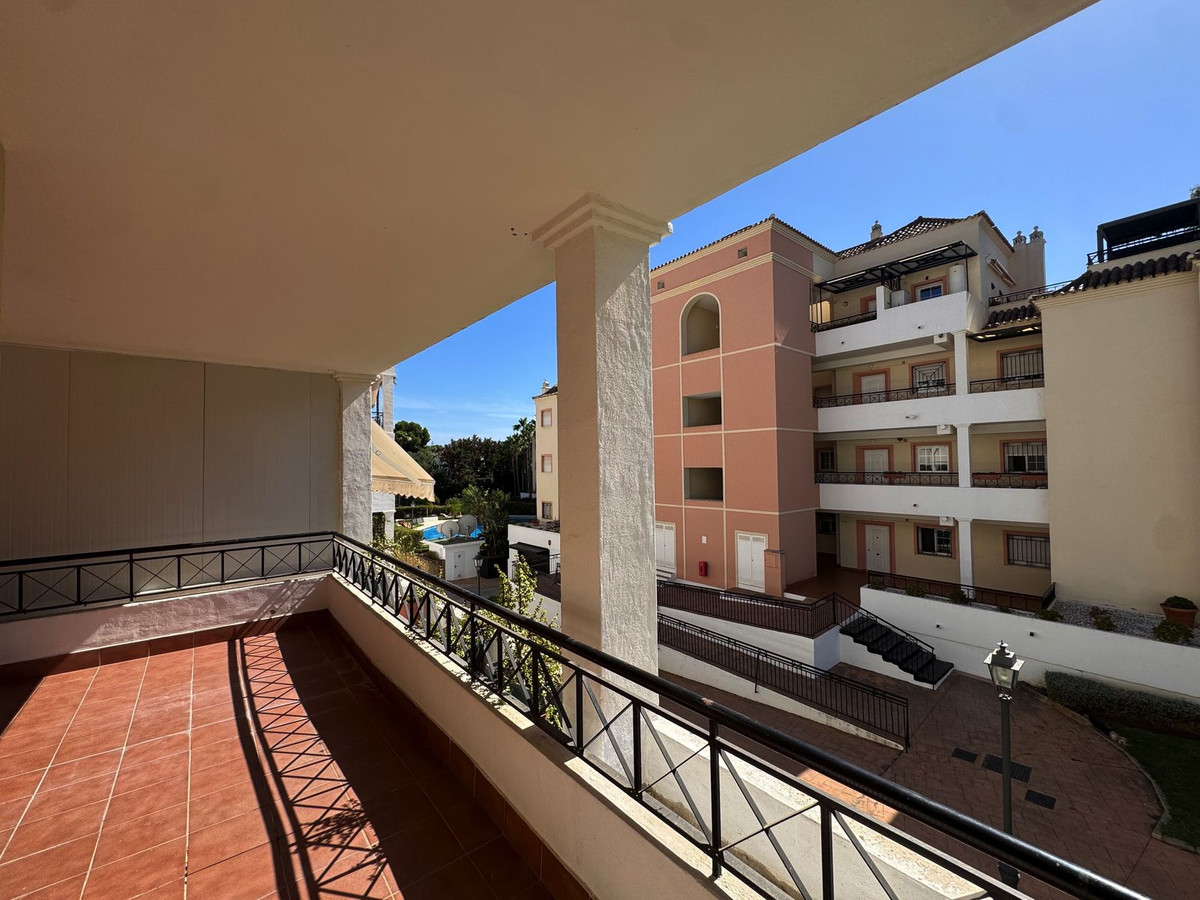 Se vende Apartamento Planta Media de 2 dormitorios en Costa Del Sol, Málaga, España
