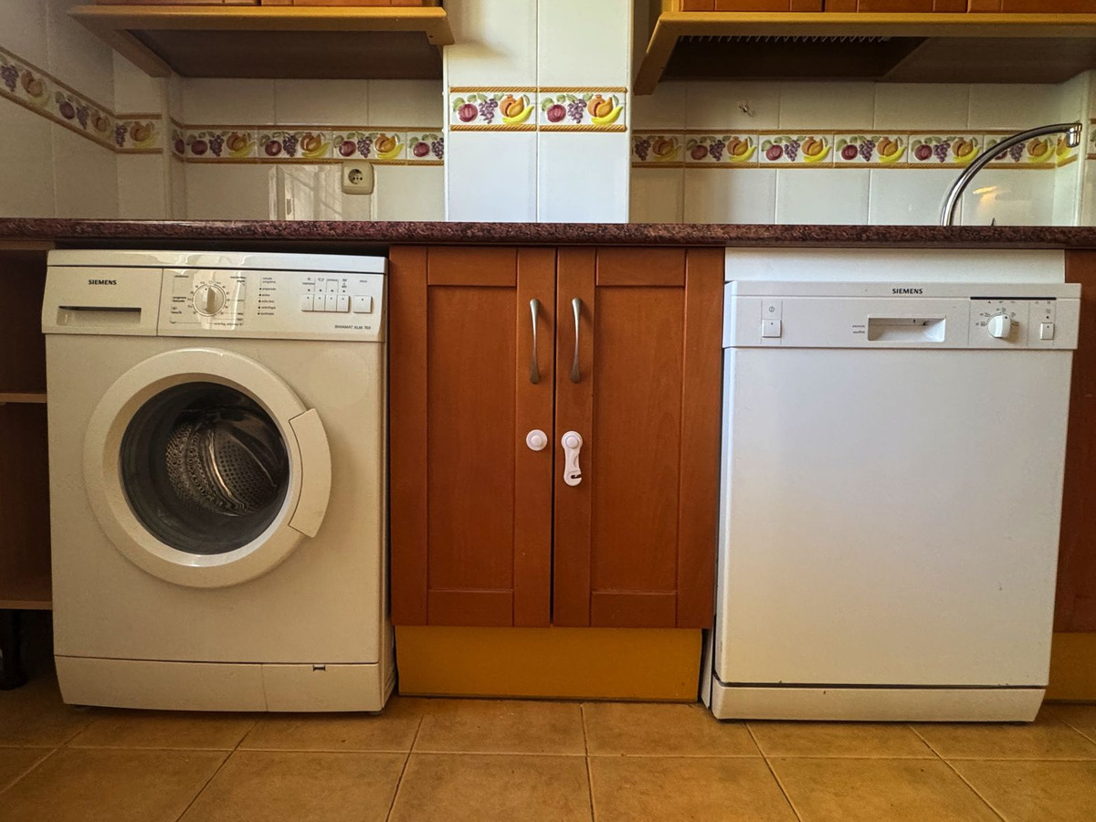 Se vende Apartamento Planta Media de 2 dormitorios en Costa Del Sol, Málaga, España