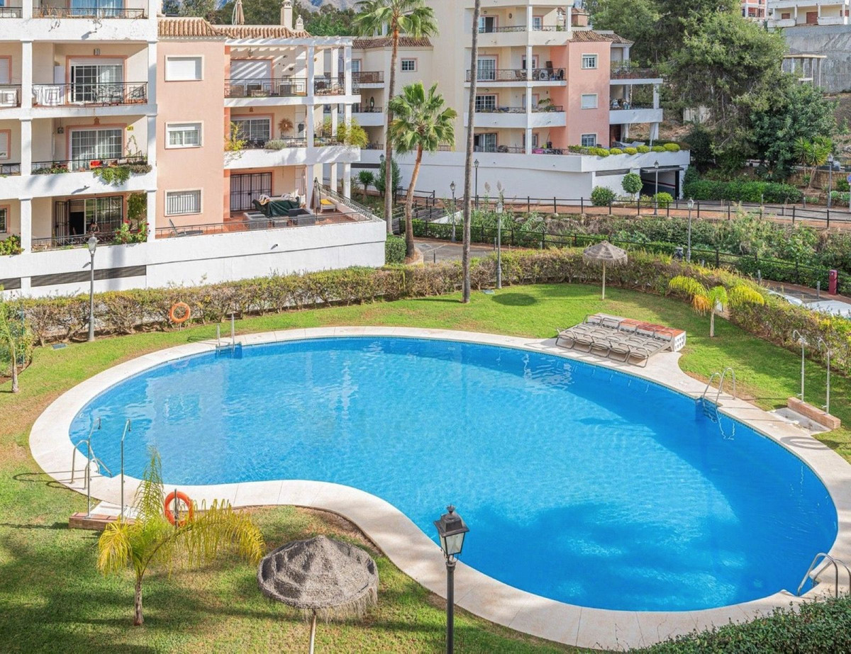 Se vende Apartamento Planta Media de 2 dormitorios en Costa Del Sol, Málaga, España