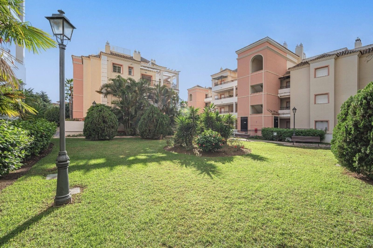 Se vende Apartamento Planta Media de 2 dormitorios en Costa Del Sol, Málaga, España