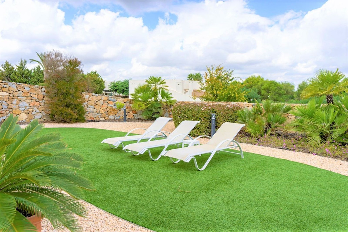 Se vende Villa - Chalet de 3 dormitorios en Costa Blanca, Alicante, España