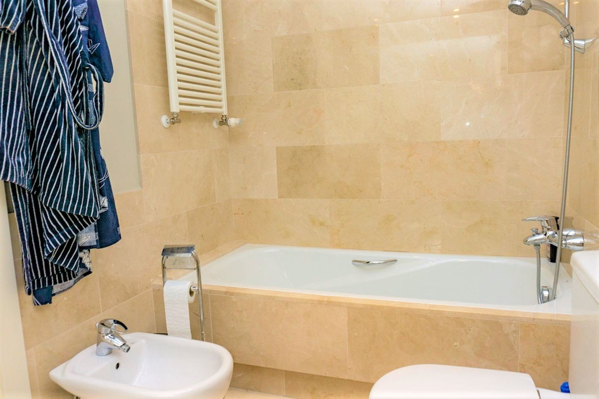 Se vende Villa - Chalet de 3 dormitorios en Costa Blanca, Alicante, España