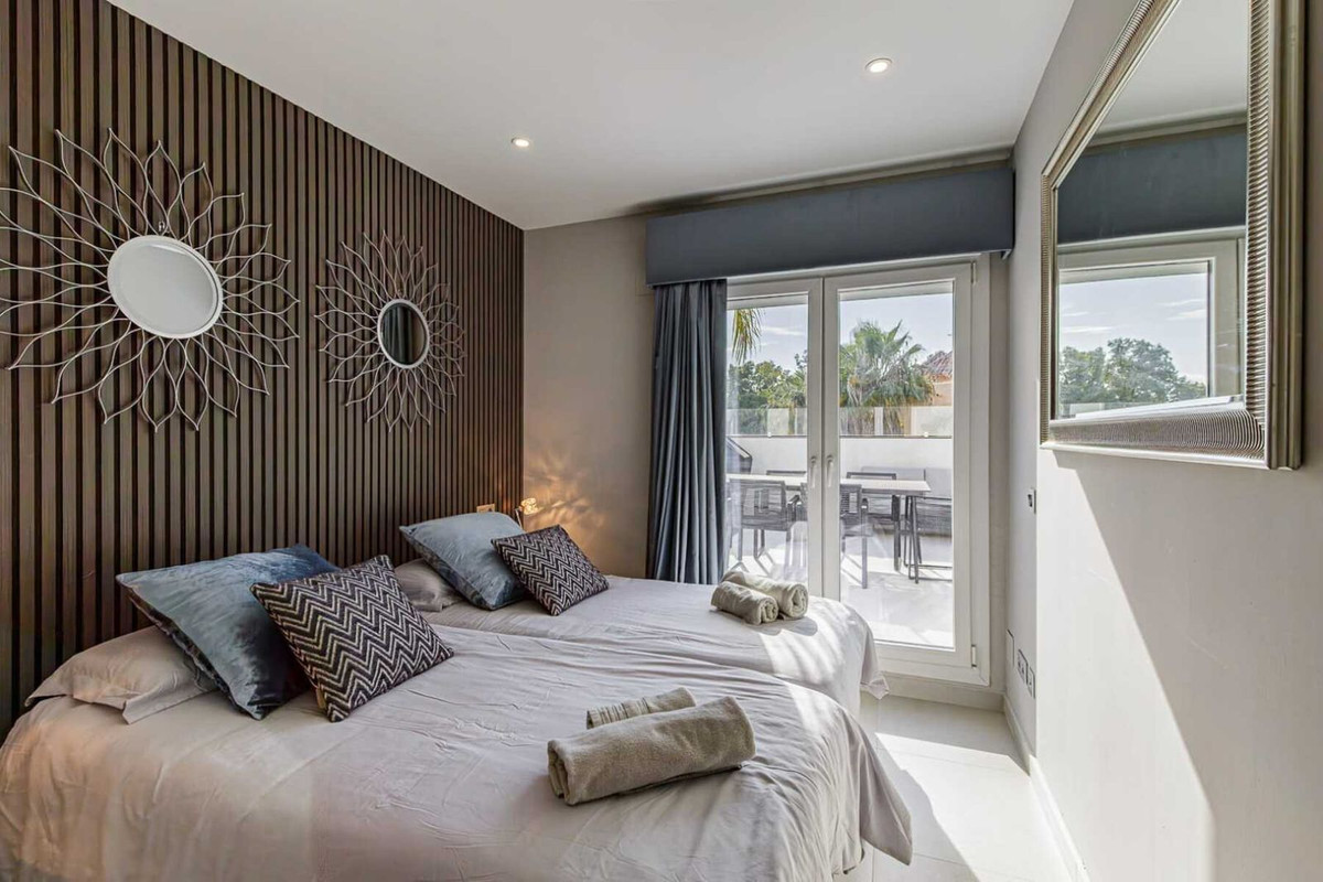 3 Bed Apartment for sale in Nueva Andalucía Costa Del Sol, Málaga, Spain