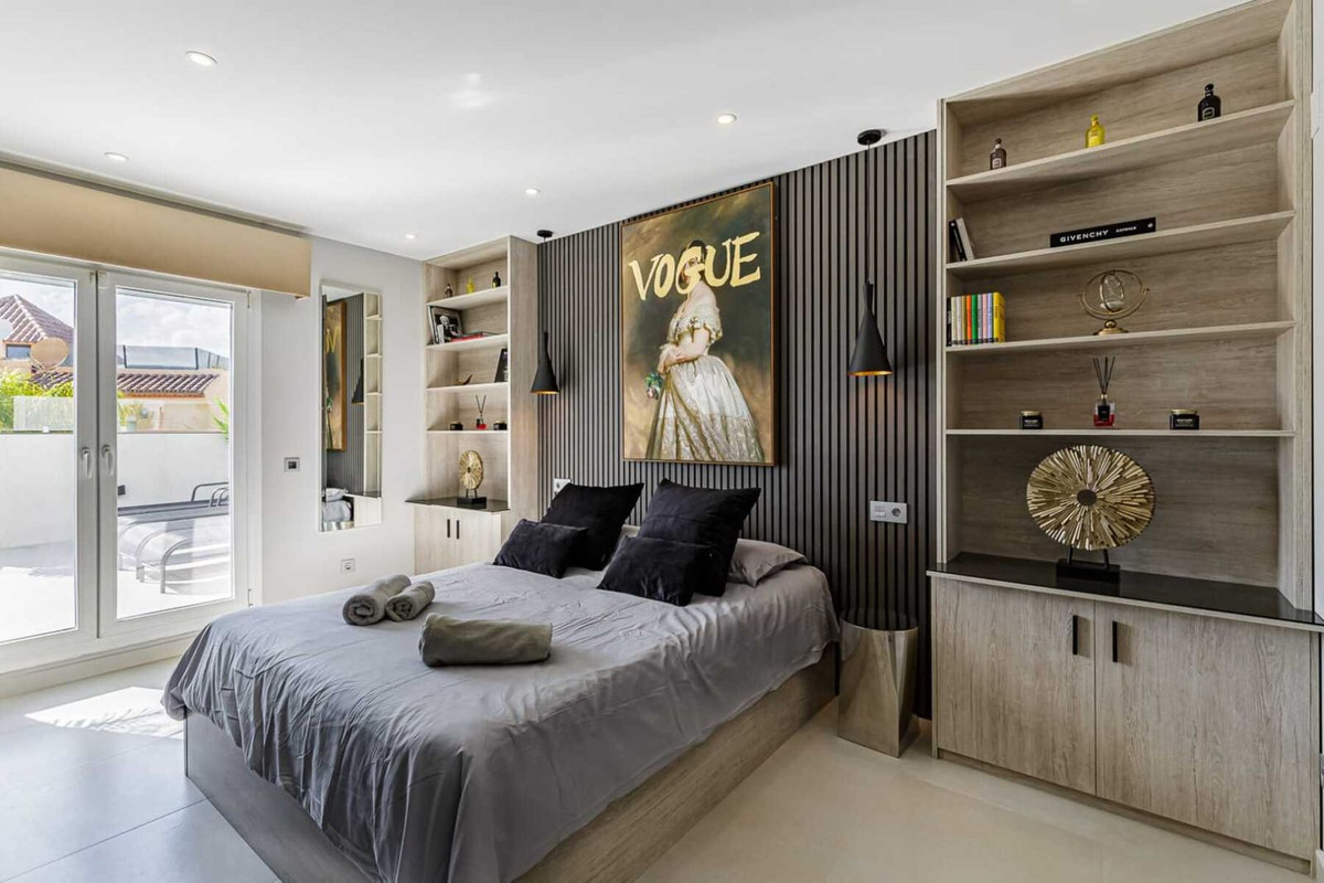 3 Bed Apartment for sale in Nueva Andalucía Costa Del Sol, Málaga, Spain