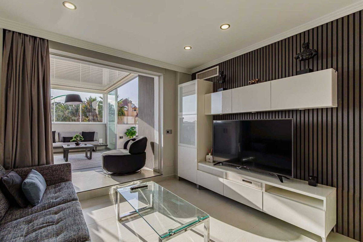 3 Bed Apartment for sale in Nueva Andalucía Costa Del Sol, Málaga, Spain