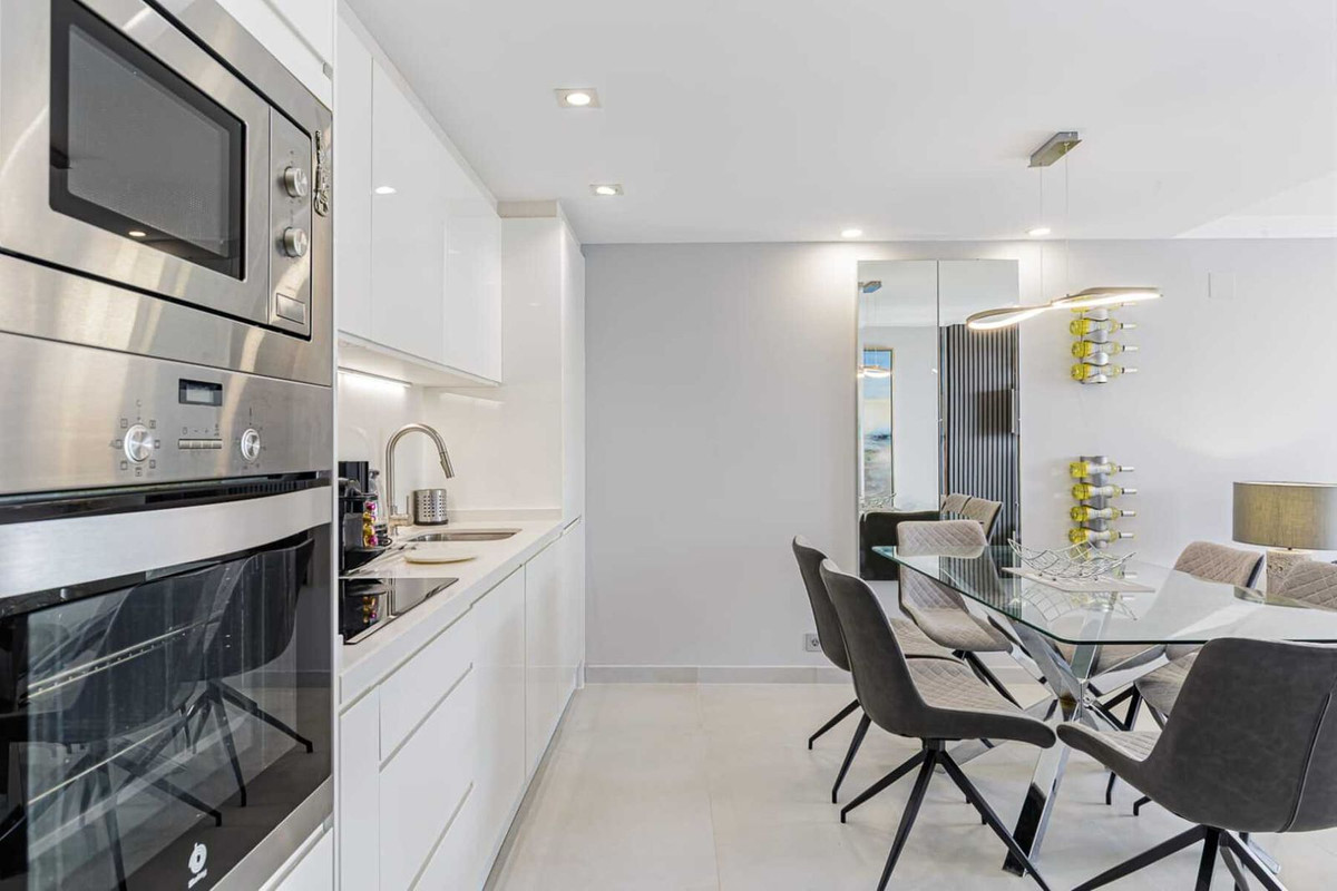 3 Bed Apartment for sale in Nueva Andalucía Costa Del Sol, Málaga, Spain