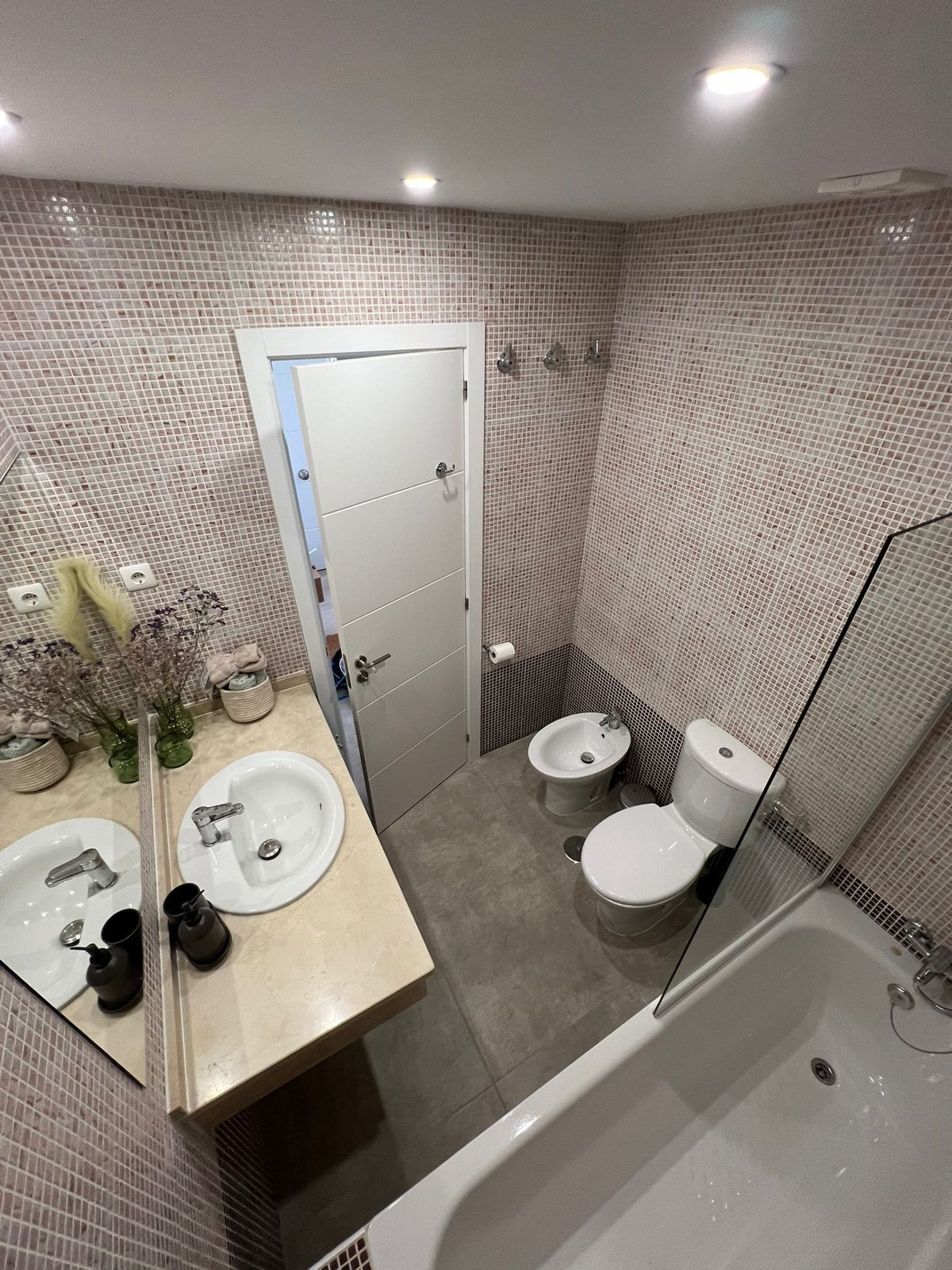 Se vende Apartamento Planta Baja de 2 dormitorios en Costa Del Sol, Málaga, España