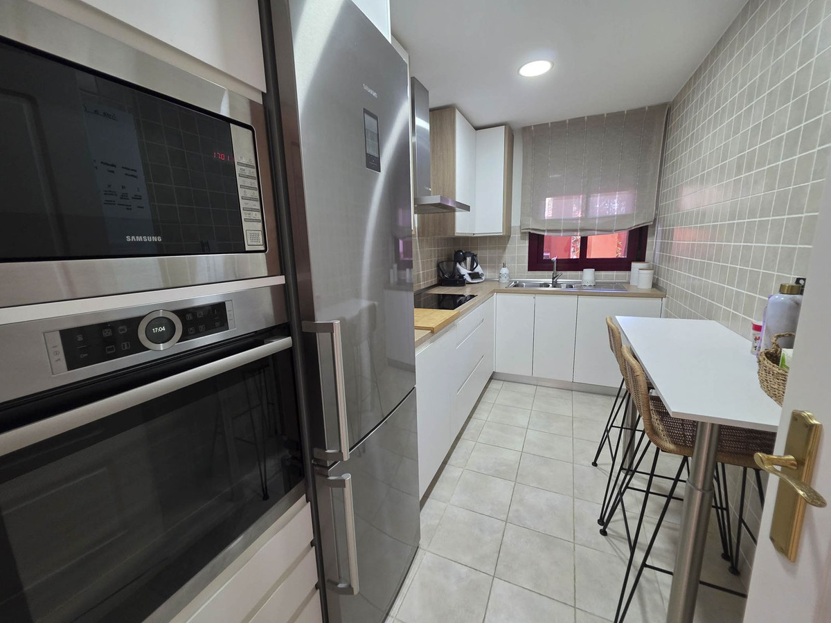 Se vende Apartamento Planta Media de 3 dormitorios en Costa Del Sol, Málaga, España