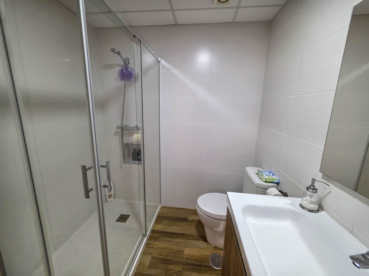 Se vende Apartamento Planta Media de 3 dormitorios en Costa Del Sol, Málaga, España
