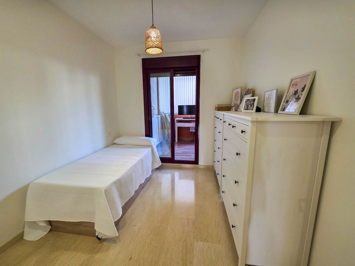 Se vende Apartamento Planta Media de 3 dormitorios en Costa Del Sol, Málaga, España