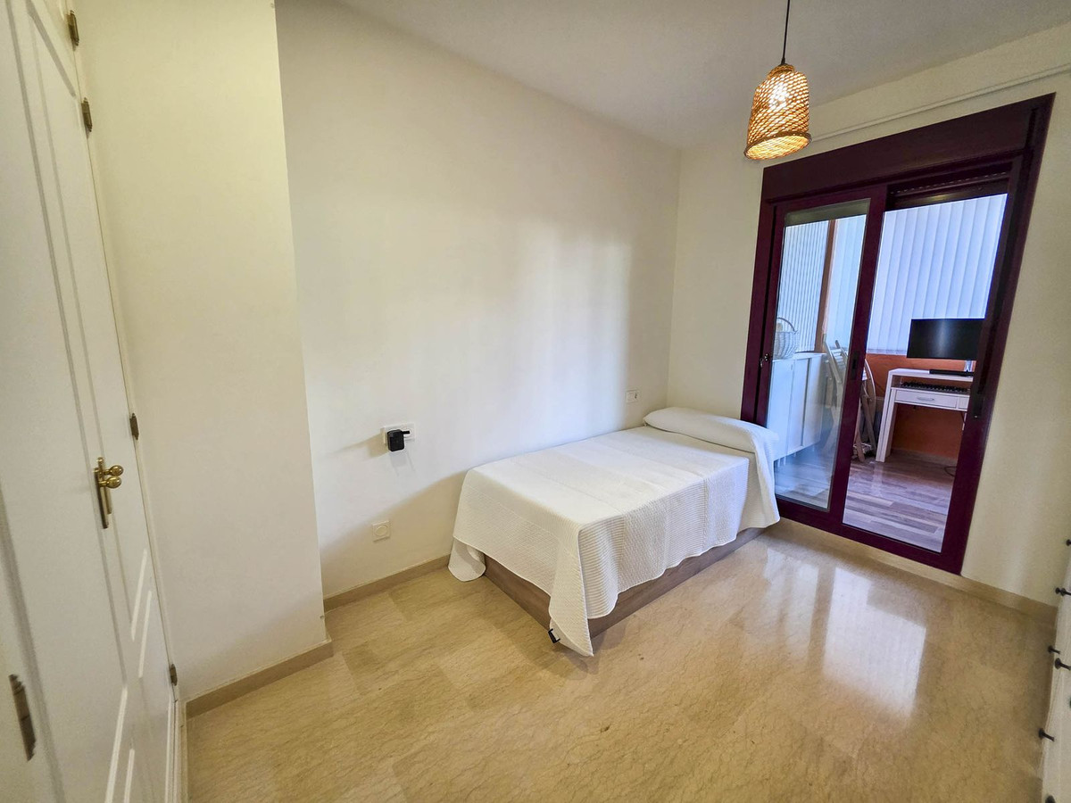 Se vende Apartamento Planta Media de 3 dormitorios en Costa Del Sol, Málaga, España