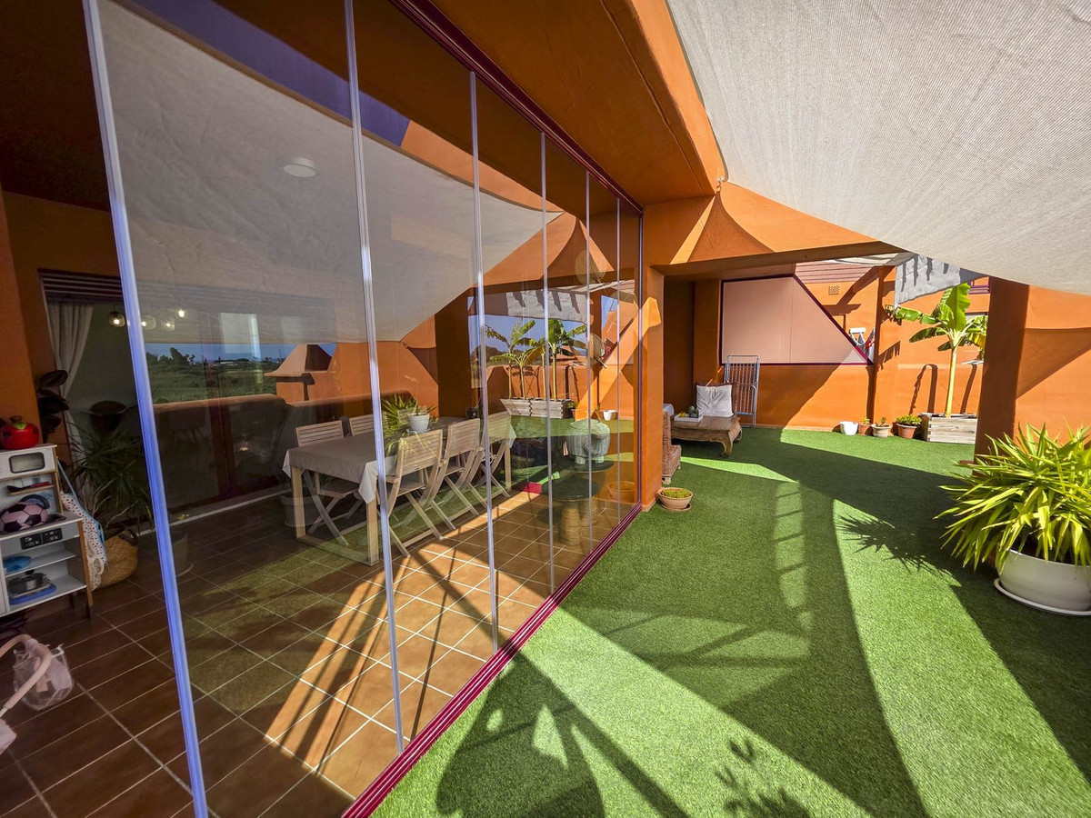 Se vende Apartamento Planta Media de 3 dormitorios en Costa Del Sol, Málaga, España