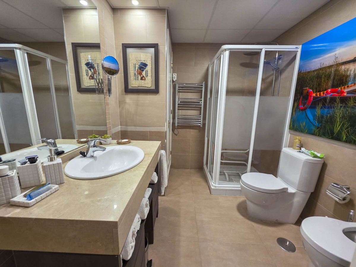 3 Bed Apartment for sale in La Duquesa Costa Del Sol, Málaga, Spain