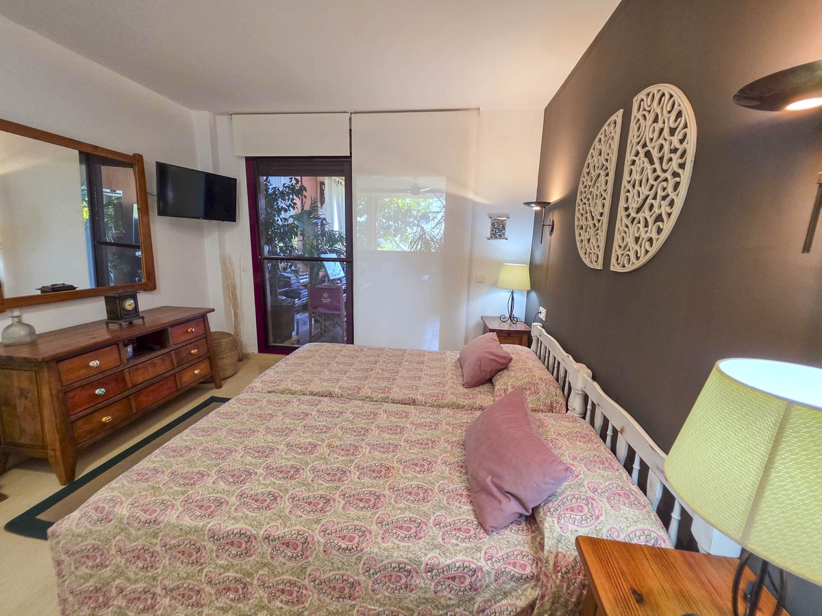 3 Bed Apartment for sale in La Duquesa Costa Del Sol, Málaga, Spain