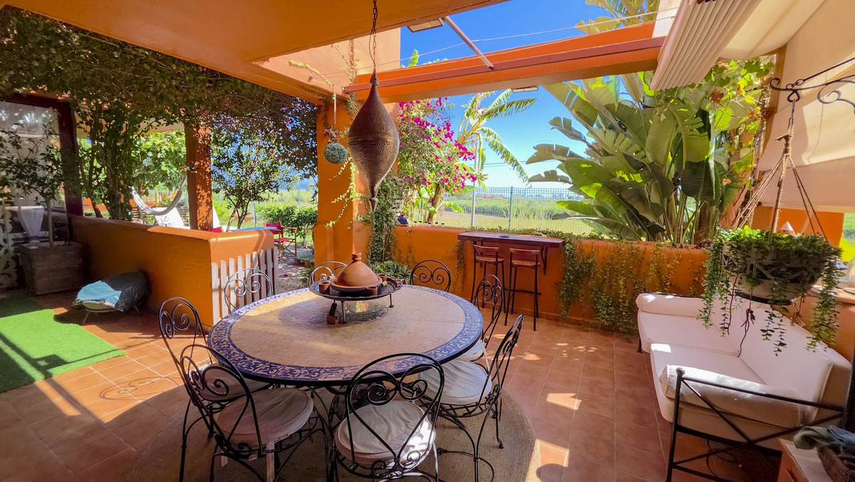 3 Bed Apartment for sale in La Duquesa Costa Del Sol, Málaga, Spain