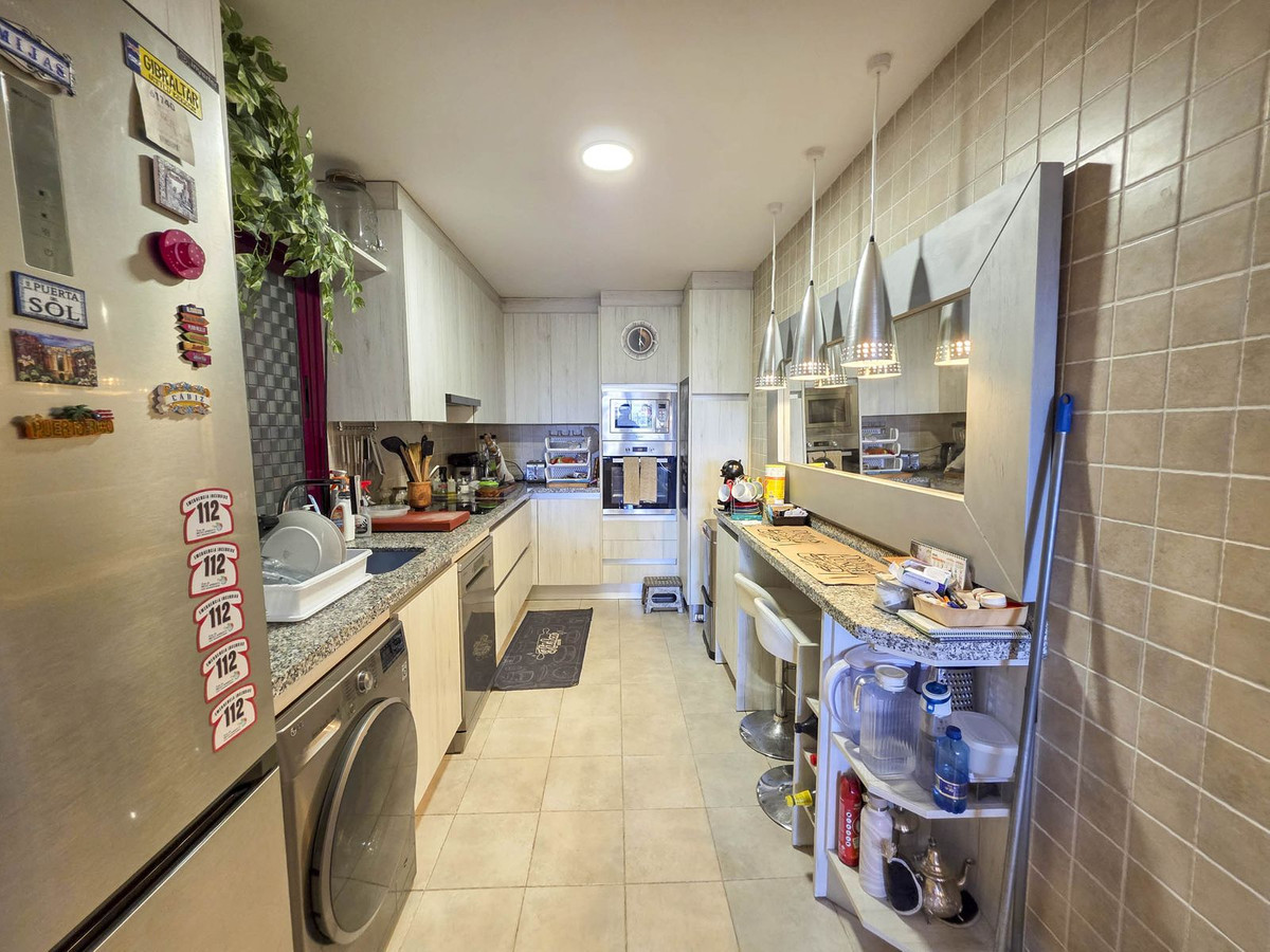 3 Bed Apartment for sale in La Duquesa Costa Del Sol, Málaga, Spain
