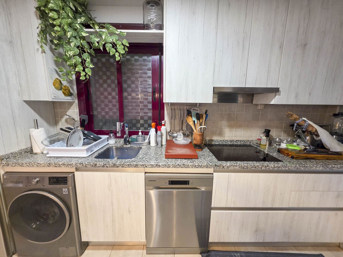 3 Bed Apartment for sale in La Duquesa Costa Del Sol, Málaga, Spain