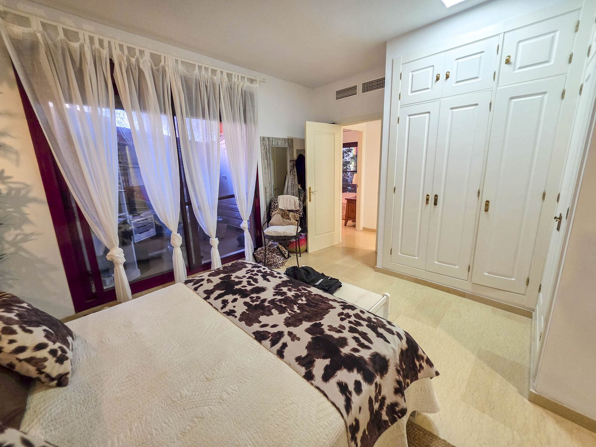3 Bed Apartment for sale in La Duquesa Costa Del Sol, Málaga, Spain