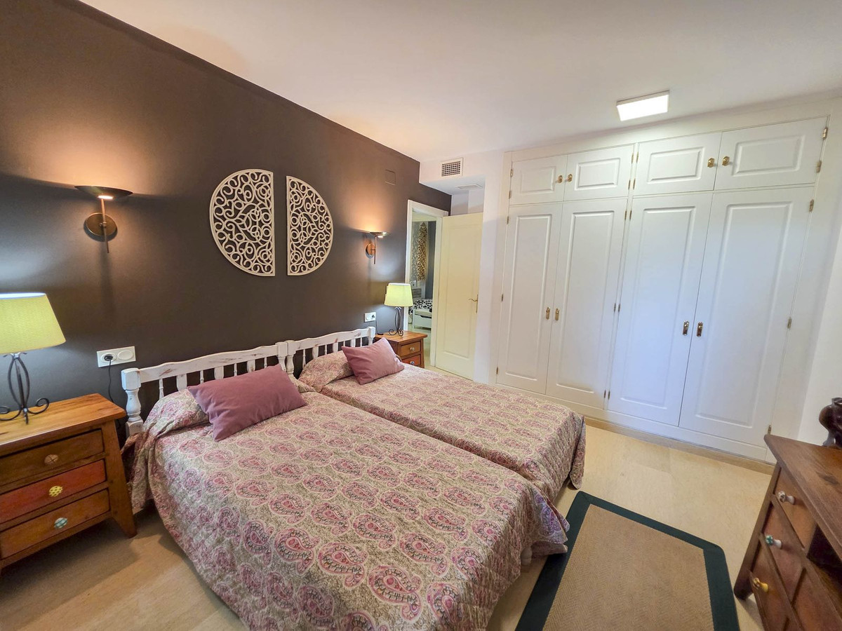 3 Bed Apartment for sale in La Duquesa Costa Del Sol, Málaga, Spain