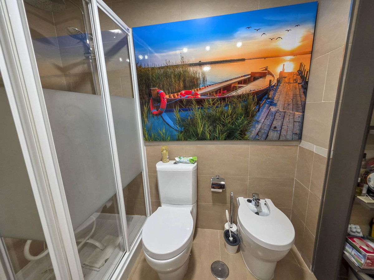 3 Bed Apartment for sale in La Duquesa Costa Del Sol, Málaga, Spain