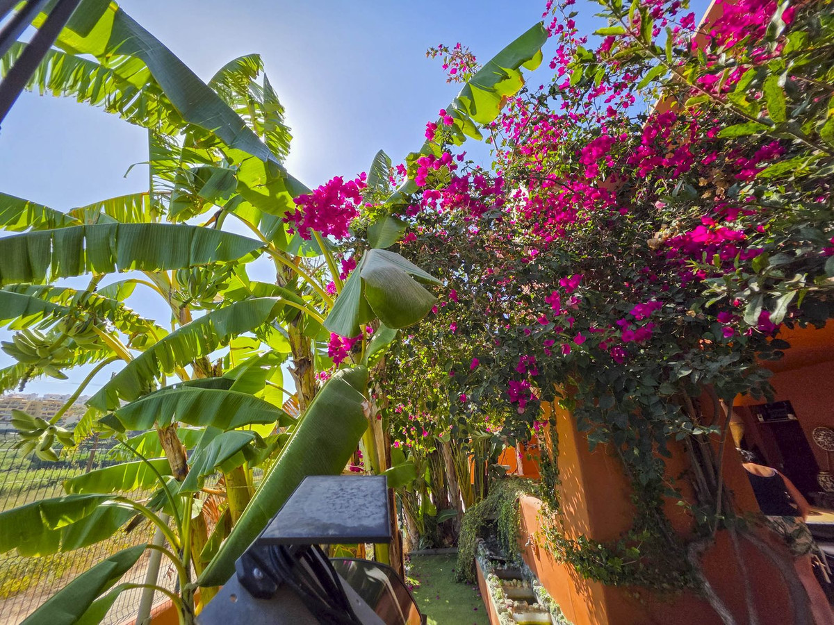 3 Bed Apartment for sale in La Duquesa Costa Del Sol, Málaga, Spain