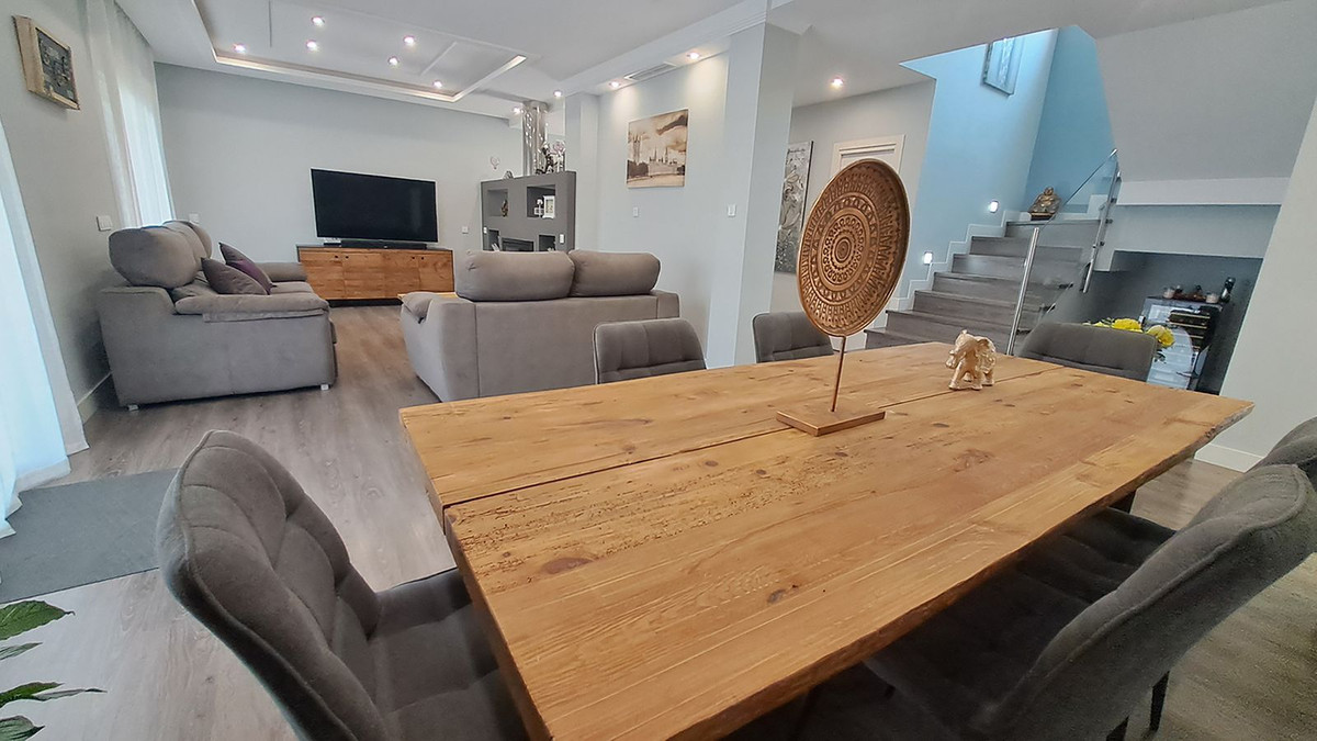 5 Bed Townhouse for sale in Alhaurín El Grande Costa Del Sol, Málaga, Spain