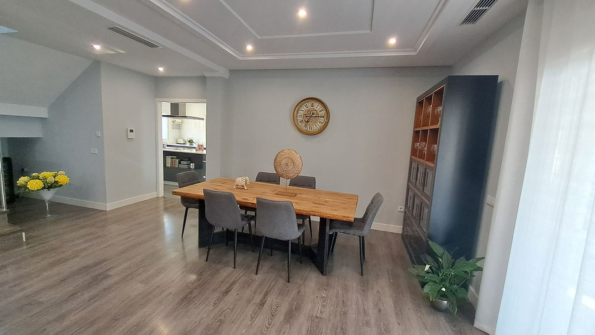 5 Bed Townhouse for sale in Alhaurín El Grande Costa Del Sol, Málaga, Spain