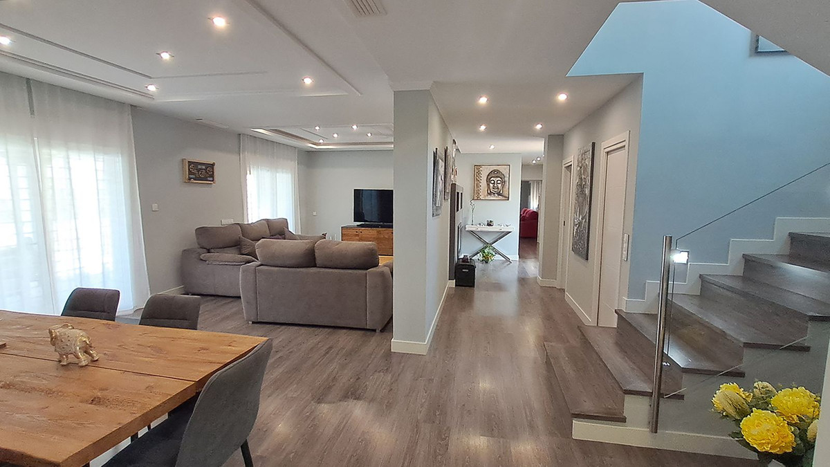 5 Bed Townhouse for sale in Alhaurín El Grande Costa Del Sol, Málaga, Spain
