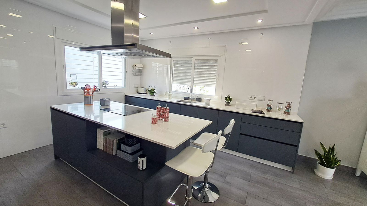 5 Bed Townhouse for sale in Alhaurín El Grande Costa Del Sol, Málaga, Spain