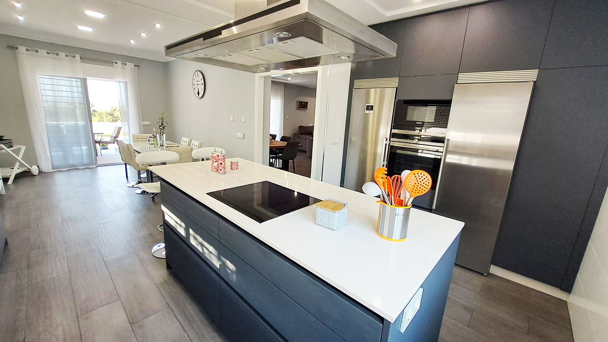 5 Bed Townhouse for sale in Alhaurín El Grande Costa Del Sol, Málaga, Spain