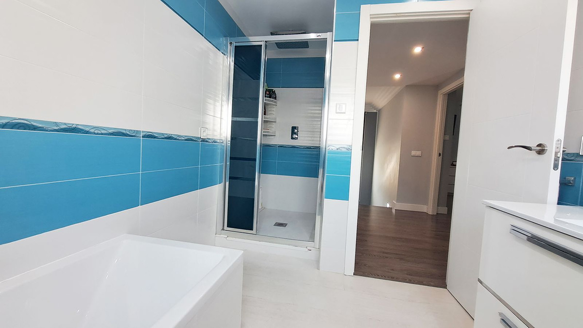 5 Bed Townhouse for sale in Alhaurín El Grande Costa Del Sol, Málaga, Spain
