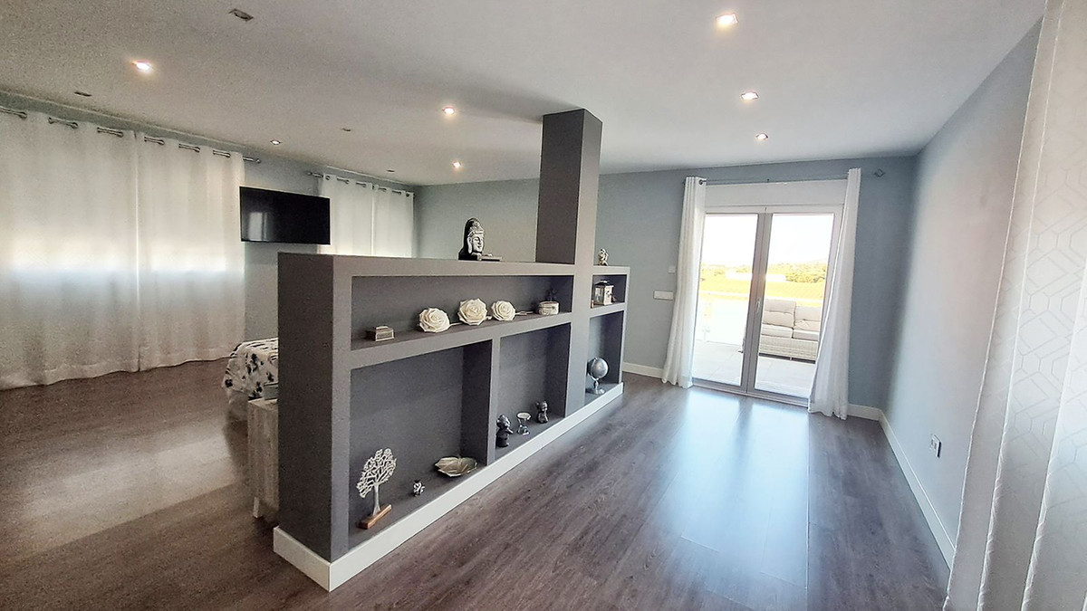 5 Bed Townhouse for sale in Alhaurín El Grande Costa Del Sol, Málaga, Spain