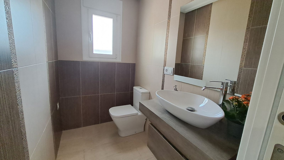 5 Bed Townhouse for sale in Alhaurín El Grande Costa Del Sol, Málaga, Spain