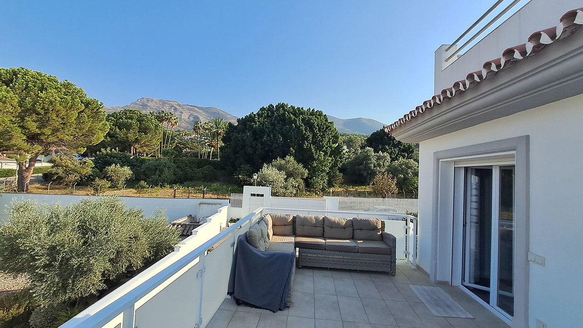 5 Bed Townhouse for sale in Alhaurín El Grande Costa Del Sol, Málaga, Spain