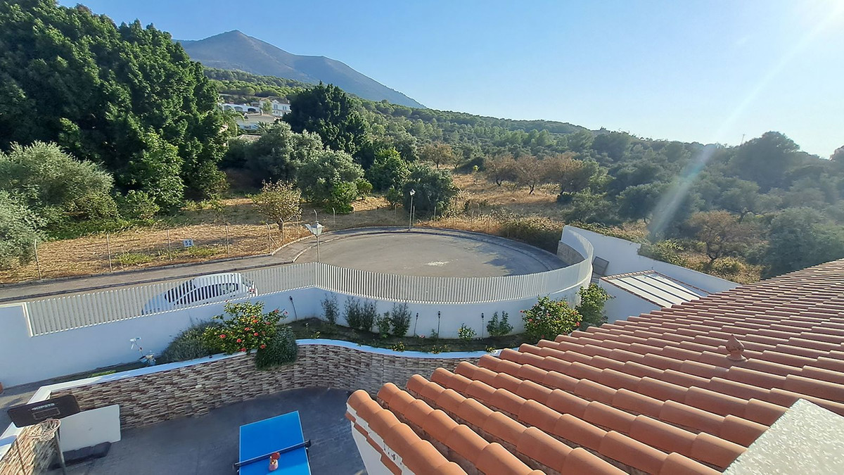 5 Bed Townhouse for sale in Alhaurín El Grande Costa Del Sol, Málaga, Spain