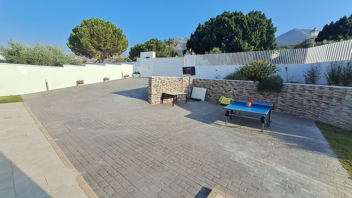 5 Bed Townhouse for sale in Alhaurín El Grande Costa Del Sol, Málaga, Spain