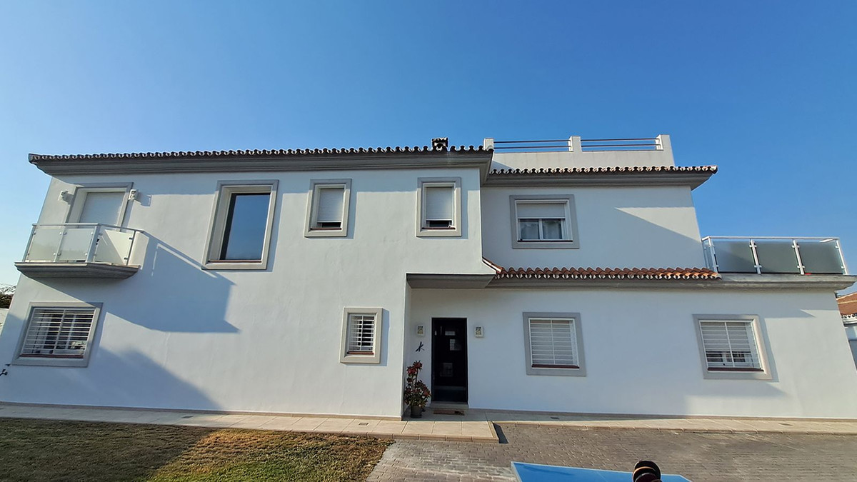 5 Bed Townhouse for sale in Alhaurín El Grande Costa Del Sol, Málaga, Spain