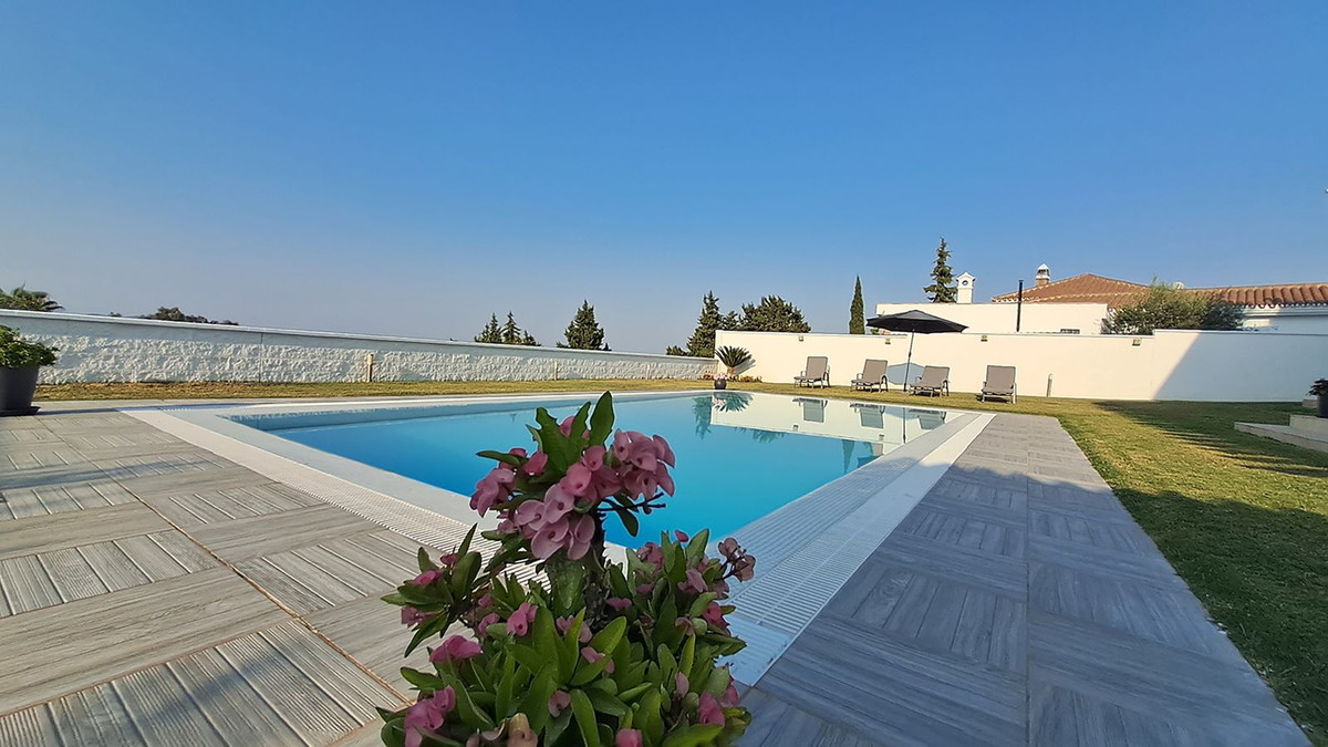 5 Bed Townhouse for sale in Alhaurín El Grande Costa Del Sol, Málaga, Spain