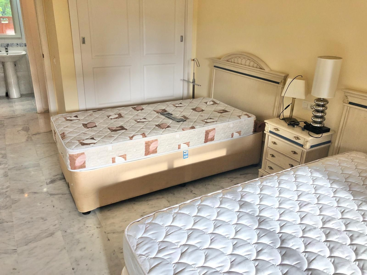 2 Bed Apartment for sale in The Golden Mile Costa Del Sol, Málaga, Spain