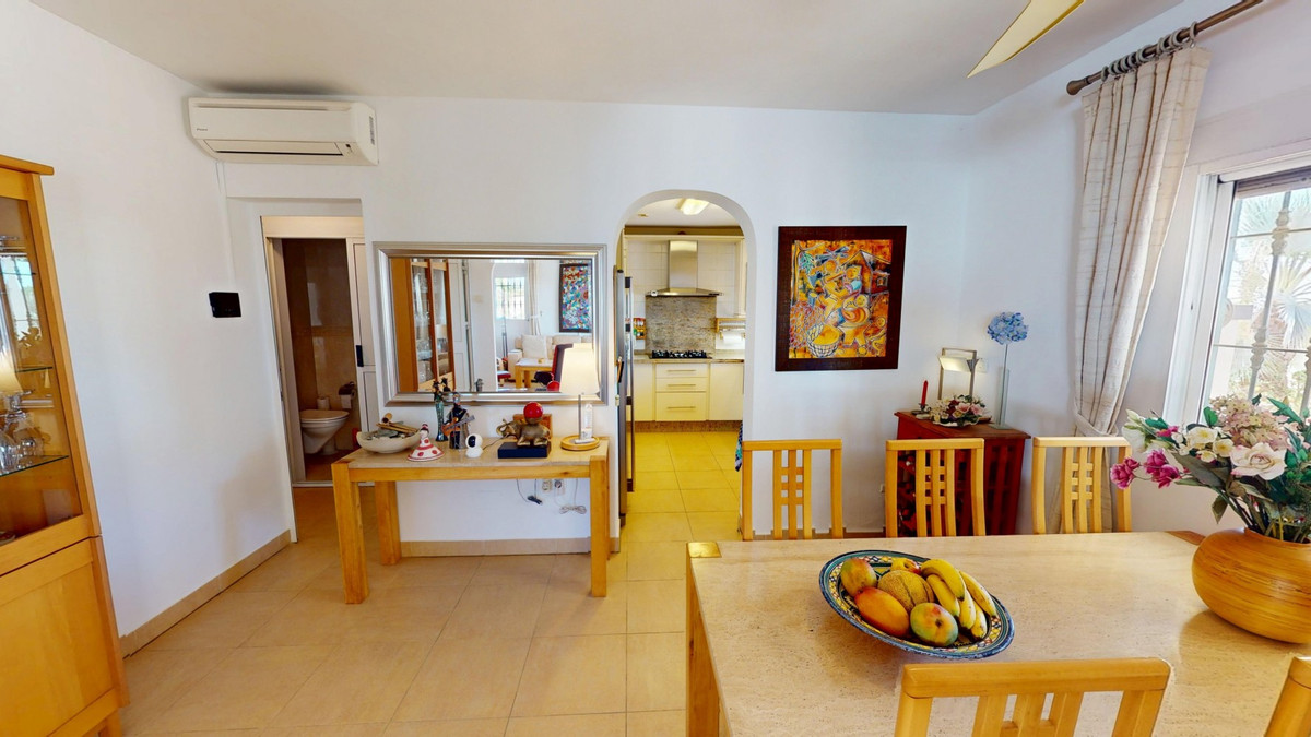 Se vende Villa - Chalet de 4 dormitorios en Costa Del Sol East, Málaga, España