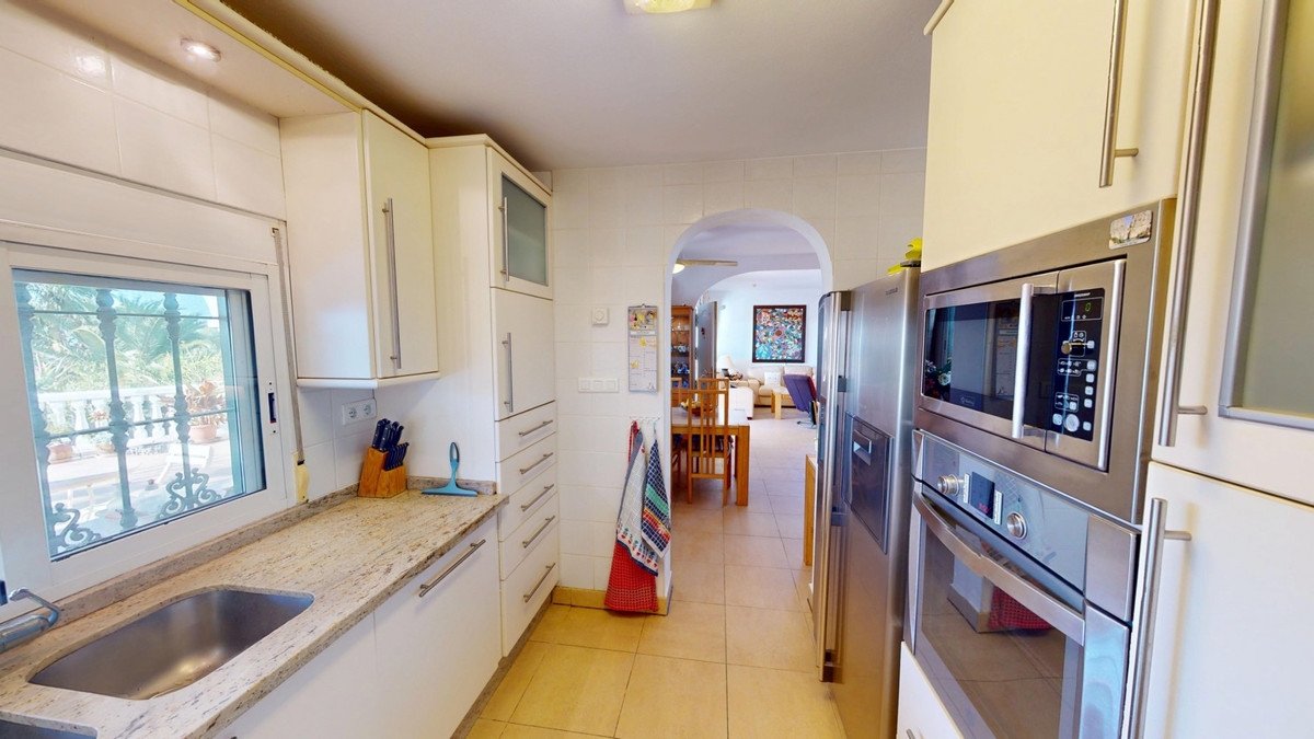 Se vende Villa - Chalet de 4 dormitorios en Costa Del Sol East, Málaga, España