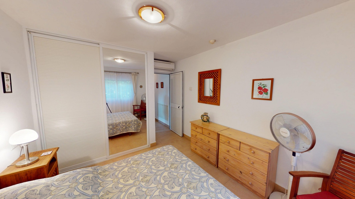 Se vende Villa - Chalet de 4 dormitorios en Costa Del Sol East, Málaga, España