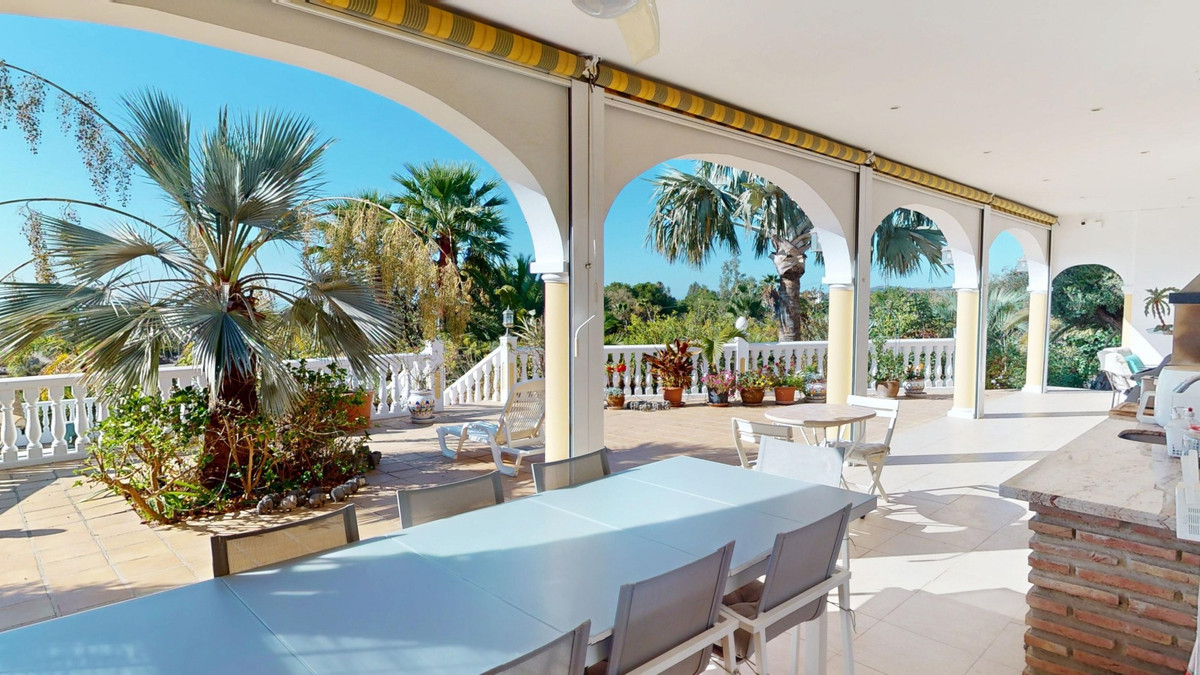 Se vende Villa - Chalet de 4 dormitorios en Costa Del Sol East, Málaga, España