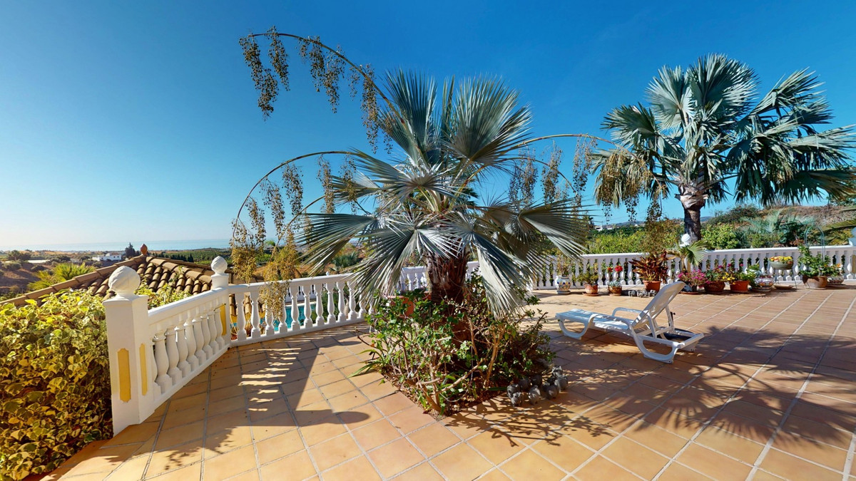 Se vende Villa - Chalet de 4 dormitorios en Costa Del Sol East, Málaga, España