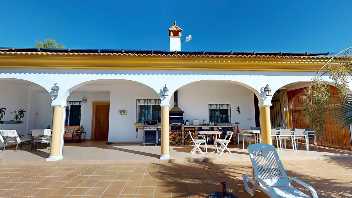 Se vende Villa - Chalet de 4 dormitorios en Costa Del Sol East, Málaga, España