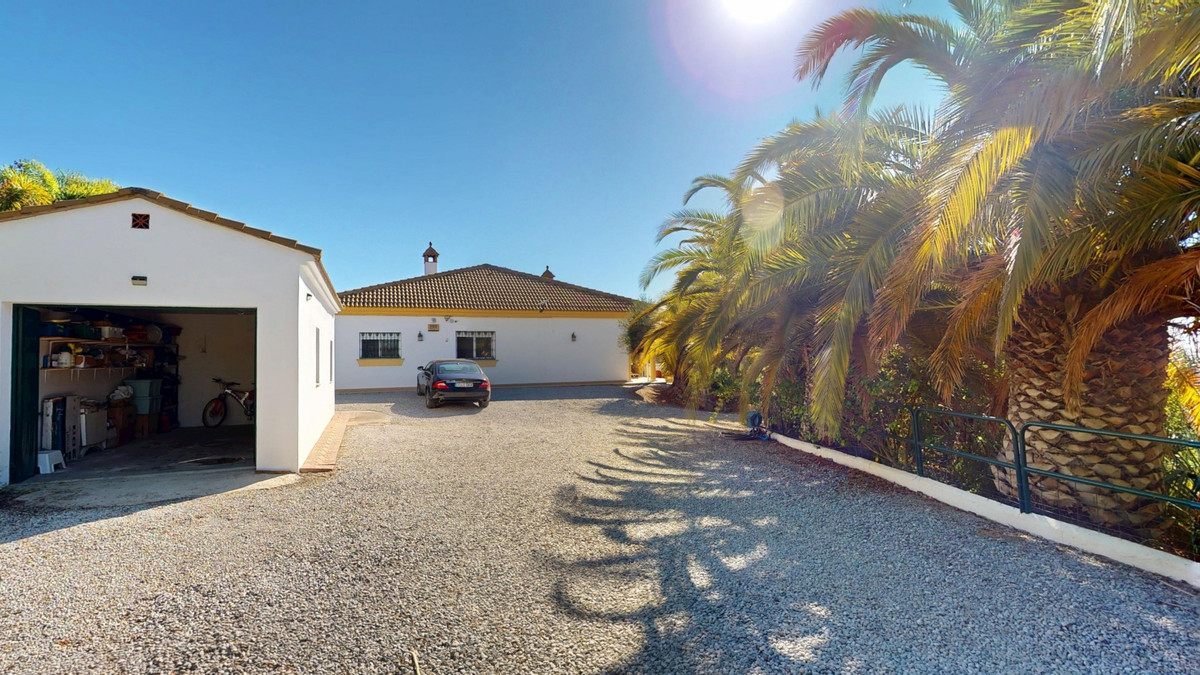 Se vende Villa - Chalet de 4 dormitorios en Costa Del Sol East, Málaga, España