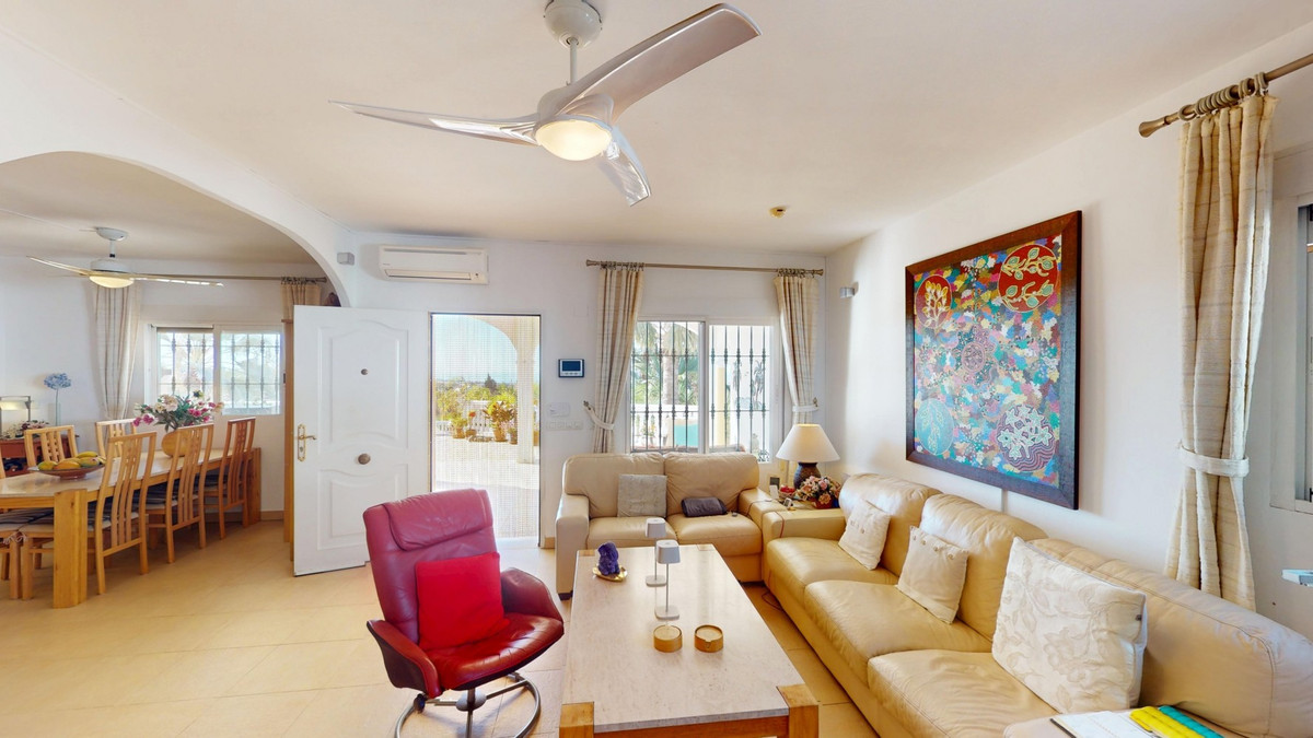 Se vende Villa - Chalet de 4 dormitorios en Costa Del Sol East, Málaga, España