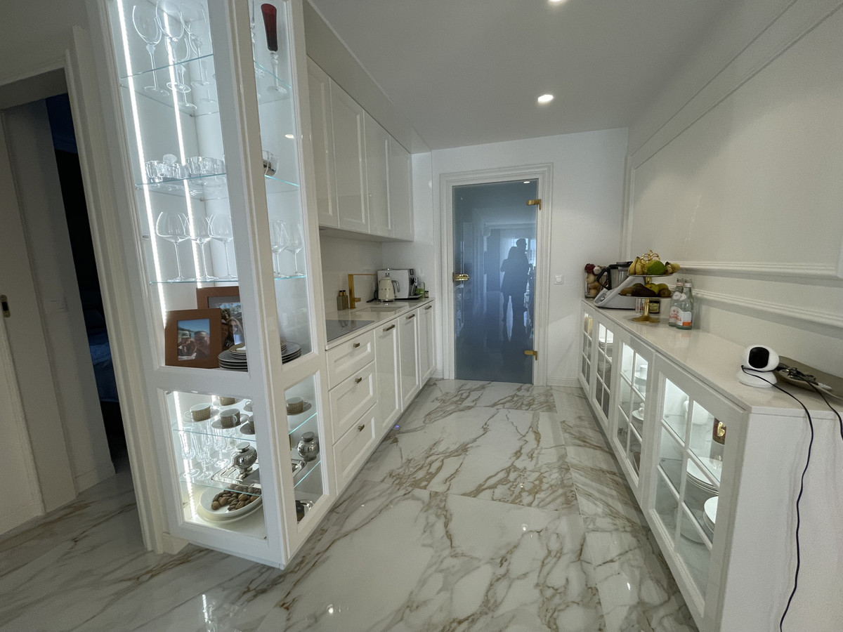 Se vende Apartamento Planta Media de 2 dormitorios en Costa Del Sol, Málaga, España