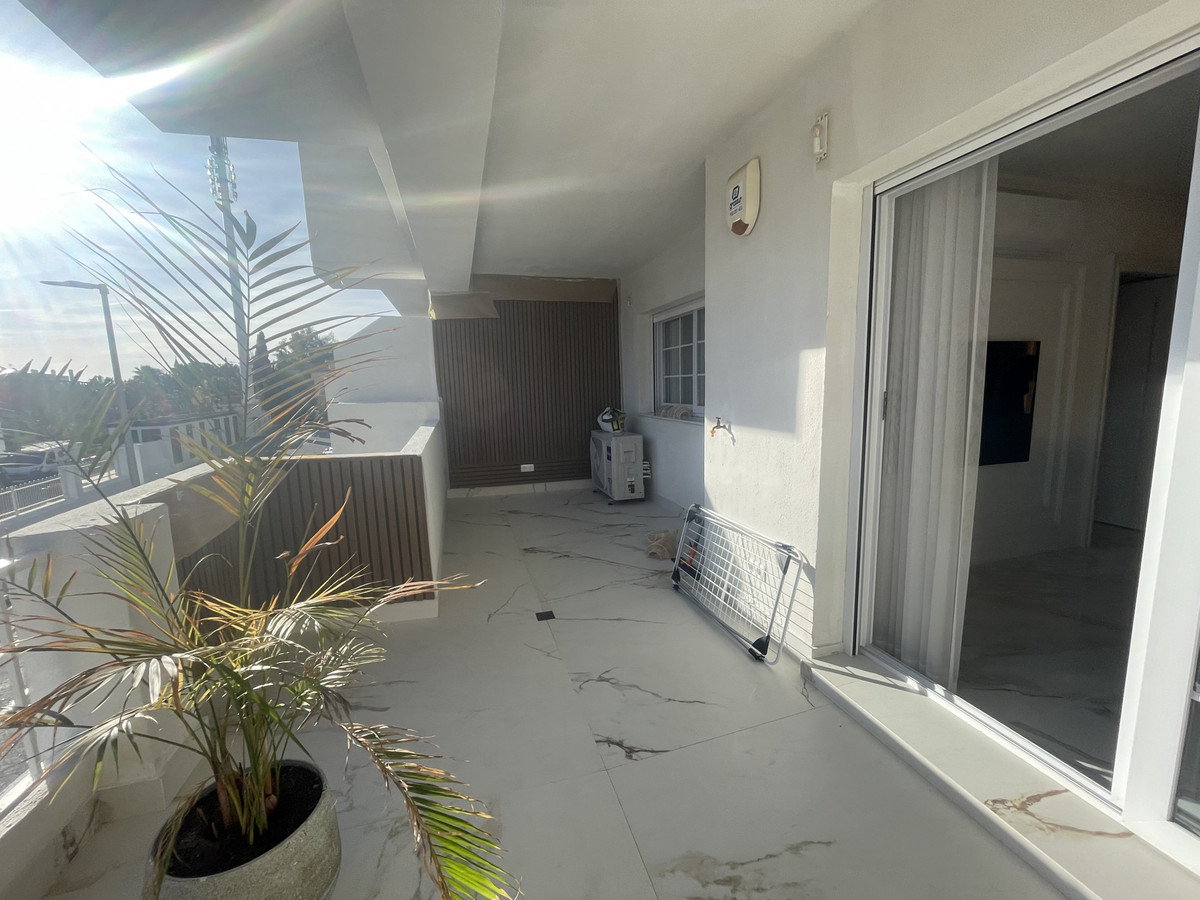 Se vende Apartamento Planta Media de 2 dormitorios en Costa Del Sol, Málaga, España