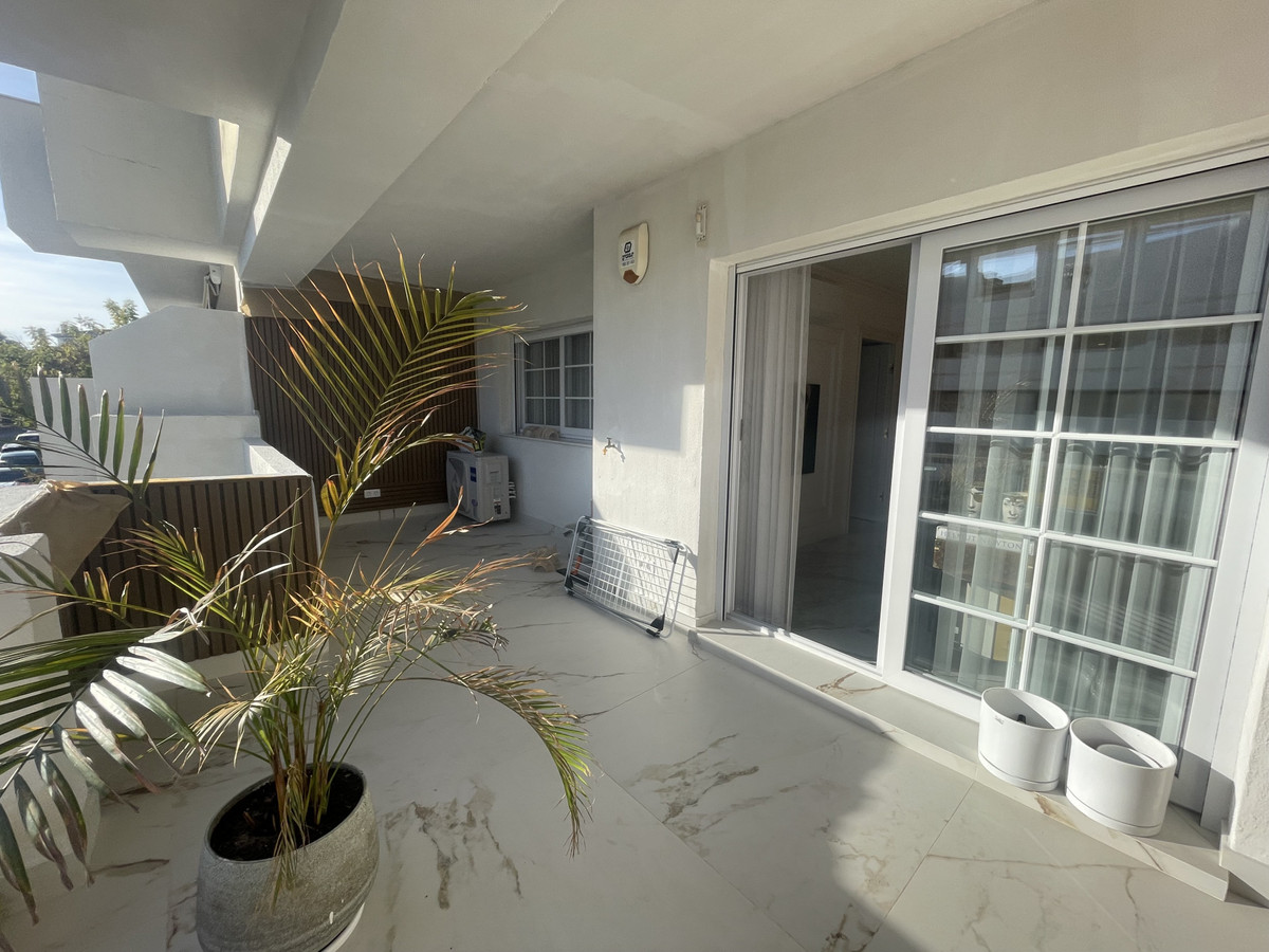 Se vende Apartamento Planta Media de 2 dormitorios en Costa Del Sol, Málaga, España